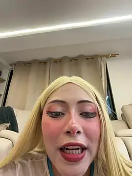 Stripchat Sex Cam of seraphine23