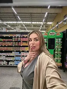 Stripchat Watch Live Sex Cams of Alirawrz