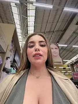 Stripchat Nude Webcam of Alirawrz