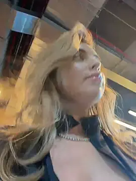 Stripchat Nude Webcam of Alirawrz