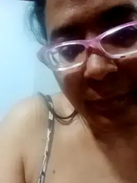 Stripchat Best Webcam of sexymomsn