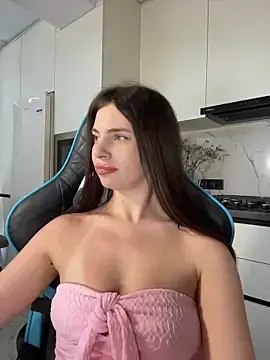 Stripchat Live Sex Cam of CurlyLara