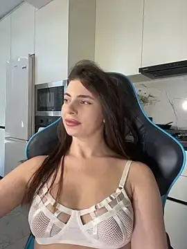 Stripchat Live Sex Cam of CurlyLara