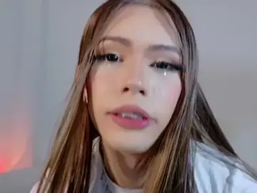 Stripchat Live Sex Cam of raven_li01