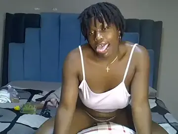 Stripchat Sex Cam of melanin_moon