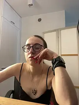 Stripchat Nude Webcam of MartiniiSelenna