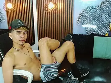 Stripchat Sex Cam of Skinny_cute_Alyer