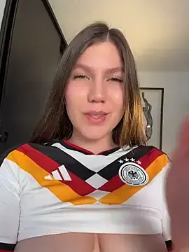 Stripchat Watch Live Sex Cams of AmelieLaurent_