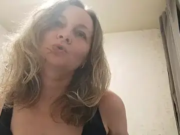 Stripchat Free Live Porn of EdithManning