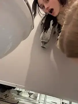Stripchat Sex Chat of kira_mia
