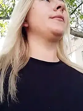 Stripchat Live Sex Cam of evil_kitty