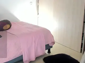 Stripchat Free Porn Cam of hollyprincess_2