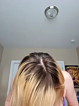 Stripchat Sex Cam of AmethystFoxx