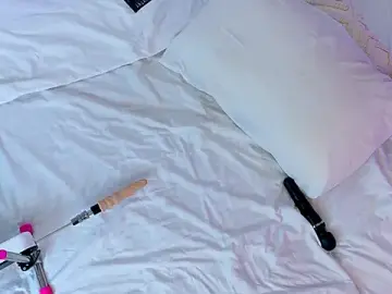 Stripchat Free Porn Cam of LiraHoney