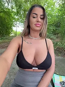Stripchat Best live sex cam show of KirstieVegas