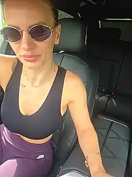 Stripchat Live Porn of QuenMonicaUK