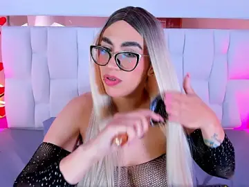 Stripchat Watch Live Sex Cams of CamilleJuicy_