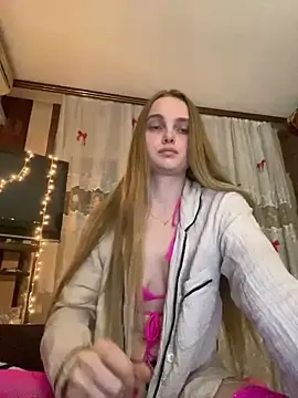 Stripchat Sex Cam of LunaVey