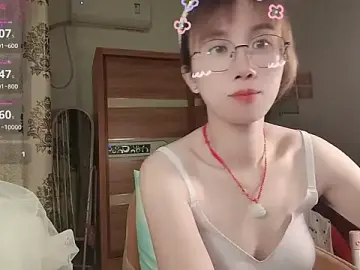 Stripchat Sex Cam of Lili_666