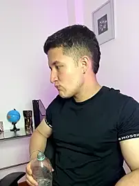 Stripchat Free Porn Cam of Alexander_Connor