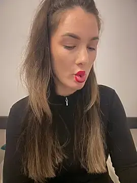 Stripchat Adult Video Chat of HotXMom_