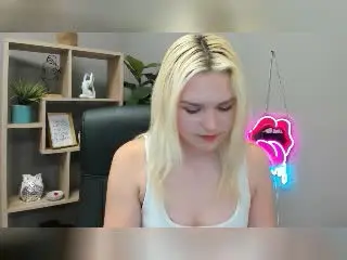 Xlovecam Free Live Porn of SweetLilyy