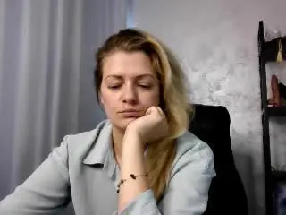 Xlovecam Sex Chat of GladisBelle
