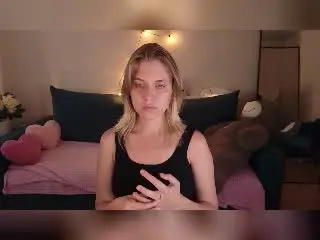 Xlovecam Live Sex Cam of VikiCharm