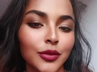 Xlovecam Free Porn Cam of BellaChaudAmour