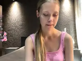 Xlovecam Adult Webcam of LillianaWhang