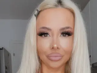 Xlovecam Sex Chat of MoniqueBliss