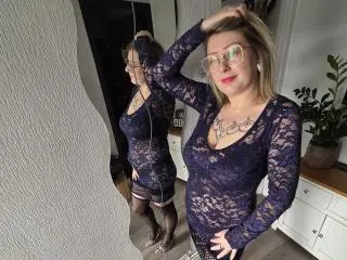 Xlovecam Watch Live Sex Cams of AmandalaFrancaise