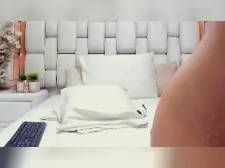 Xlovecam Watch Live Sex Cams of KendraMiler