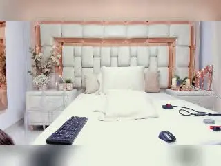 Xlovecam Free Porn Cam of KendraMiler
