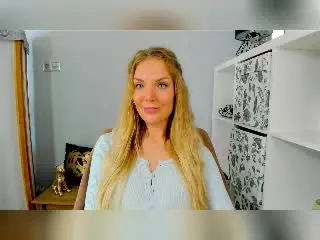 Xlovecam Sex Cam of AulloraFlirt