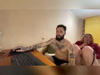 Xlovecam Watch Live Sex Cams of MikeAndAnna