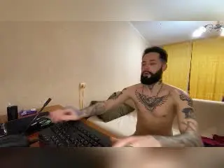 Xlovecam Free Porn Cam of MikeAndAnna