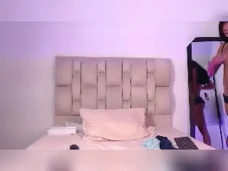 Xlovecam Free Porn Cam of EsmeraldaRoe