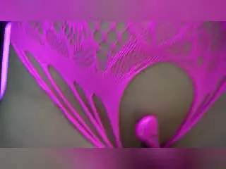 Xlovecam Sex Cam of CarolinaPetra