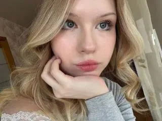 Xlovecam Free Porn Cam of EllamaeRaugust
