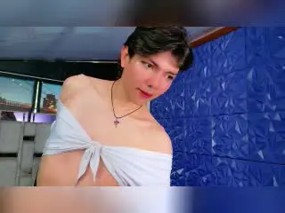 Xlovecam Live Sex Cam of LiamDelrey