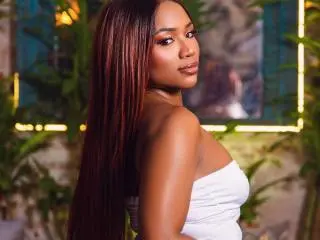 Xlovecam Free Live Porn of FarinaLyte